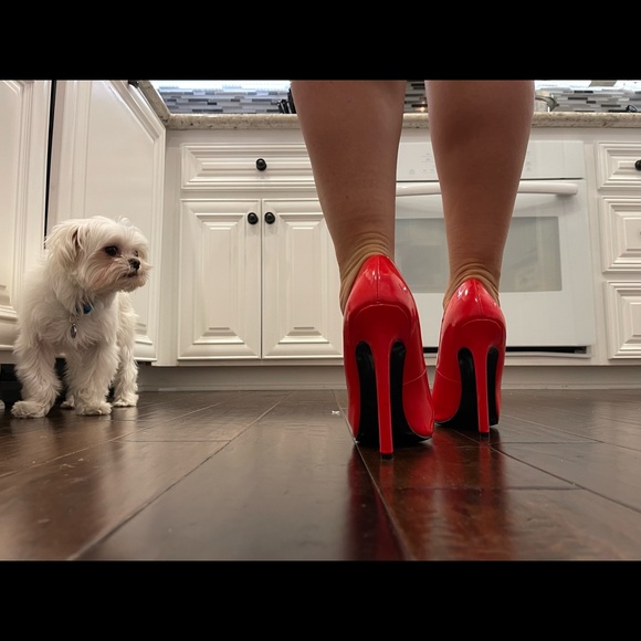 Red stiletto’s - Picture 4 of 5